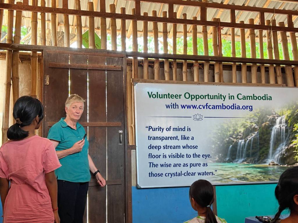 "Low-cost volunteer opportunities in Cambodia featuring comfortable, air-conditioned rooms."
